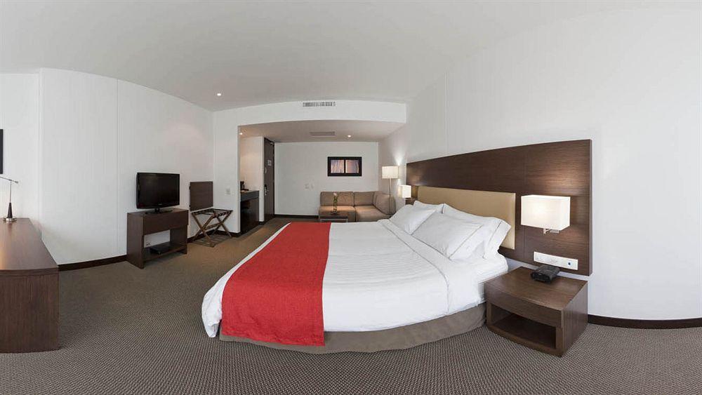 Holiday Inn Express Bogota - Parque La 93 By Ihg Buitenkant foto