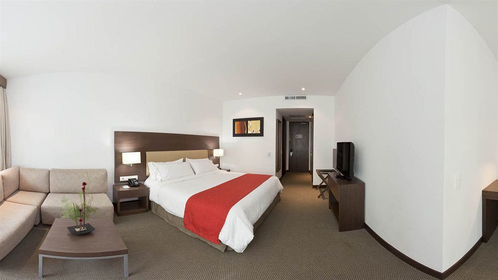 Holiday Inn Express Bogota - Parque La 93 By Ihg Buitenkant foto